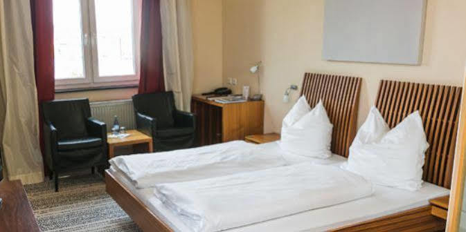 Hotel Sinsheim Extérieur photo